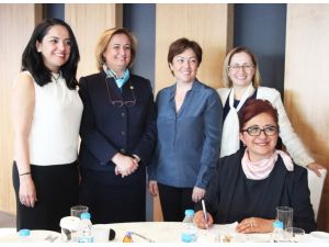 Ak Partili Edibe Sözen Yavuz, ‘Ka.der’ İle Masaya Oturdu