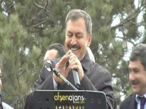 Elektrikler Gitti, Espriler Havada Uçuştu