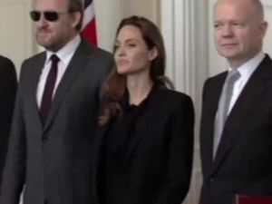 Ünlü Oyuncunun Bosna Temasları