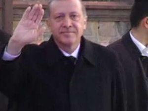 Tezahüratlarla Karşılandı