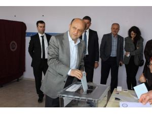 Bakan Fikri Işık Kocaeli’de Oyunu Kullandı