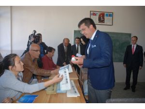 Bakan Zeybekci Oyunu Kullandı