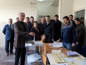 Bakan Eker Diyarbakır’da Oyunu Kullandı