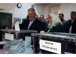 Binali Yıldırım 1415 Numaralı Sandıkta Oy Kullandı