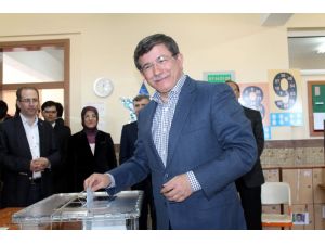 Dışişleri Bakanı Davutoğlu Oyunu Konya’da Kullandı
