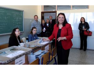 Başkan Adayı Edizgil Oyunu Kullandı