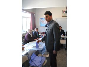 Dp Genel Başkanı Gültekin Uysal Oyunu Memleketi Afyonkarahisar’da Kullandı