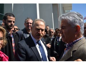 Chpliler Yenimahalle İlçe Seçim Kurulu Önünde Bekliyor