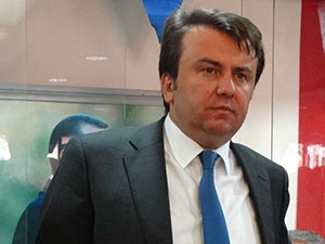 Erkoç Tebrikleri Kabul Ediyor