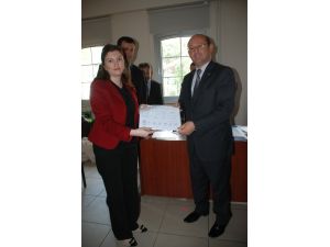 Başkan Özcan Mazbatasını Aldı