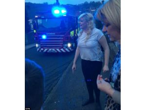 Mazgallara Düşen Iphone’unu Kurtarmaya Çalışırken Sıkıştı