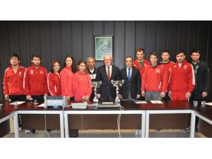 Omü Judo Şampiyonasında 2 Kupa Birden Aldı