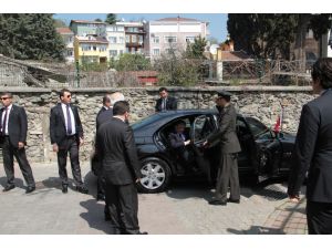 Cumhurbaşkanı Gül, Cuma Namazını Yeniköy’de Kıldı