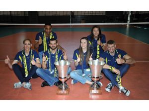 Fenerbahçede, Tek Arma İki Kupanın Öyküsü Anlatıldı