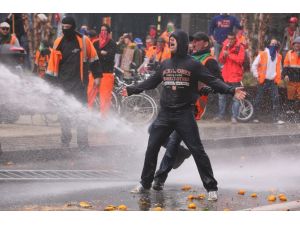 Brüksel’de İşçiler Polisle Çatıştı