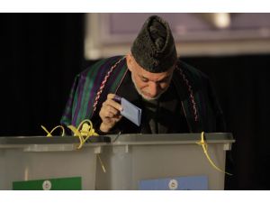 Afganistan’da Cumhurbaşkanı Karzai Oyunu Kullandı