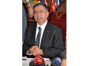 Milli Savunma Bakanı İsmet Yılmaz: