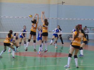 Ankara Özel Maya Ortaokulu Voleybolda Türkiye Birincisi Oldu