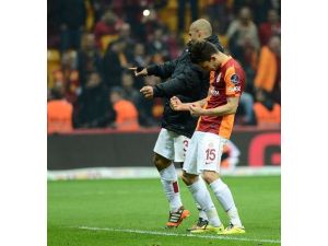 Galibiyeti Dansla Kutladılar
