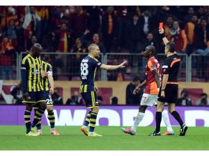 Melo İle Emre Belözoğlu Arasındaki Gerginlik Sürüyor