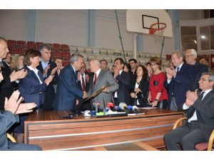 Aziz Kocaoğlu Mazbatasını Aldı