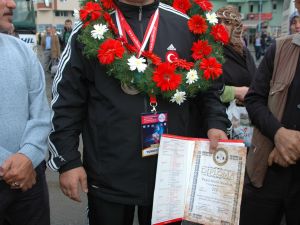 Rizeli Muhtar Dünya Üçüncüsü Oldu