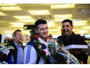 A Milli Grekoromen Güreş Takımı Yurda Döndü