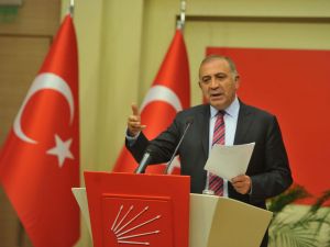 Chp’li Tekin, Kılıçdaroğlu’na Yapılan Saldırıyı Değerlendirdi