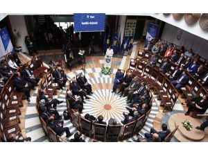 Kosova Anayasa Gününü Kutladı