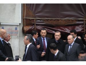 Cami Çıkışında Alişan’la Sohbet