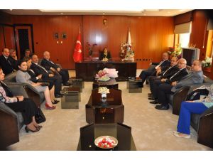 Çelik’ten Fatma Şahin’e “Hayırlı Olsun” Ziyareti