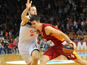 Galatasaray Çeyrek Finalde