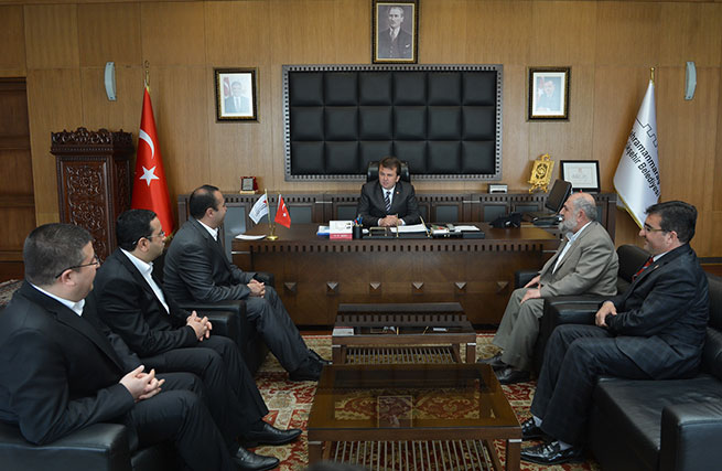 Hayrat Vakfı’ndan Erkoç’a Hayırlı Olsun Ziyareti