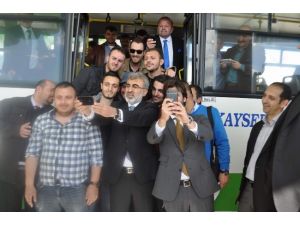 Selfie Modasına O Da Uydu