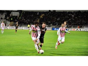 Derbi Galibiyeti Yenilgi Getirdi