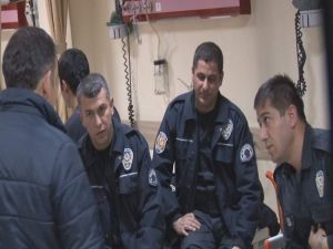 Yaralı Polisleri Ziyaret Etti