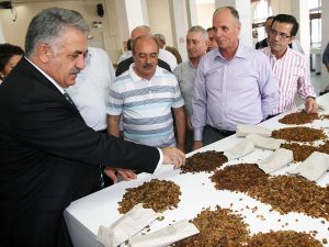 Hayati Yazıcı Borsadaki Alışverişe Katıldı