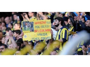 Fenerbahçe Maçında Şaşırtan Selçuk İnan Pankartı