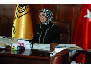 Başörtülü İlk Rektörden O İddialara Yanıt