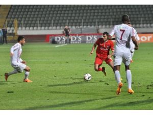 Gakkoş Antep’e Çarptı