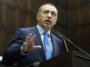 Düşman Gelse Böyle Namertçe Davranmazdı