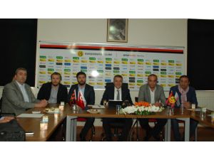 Hoşcan Pankartı Kınadı