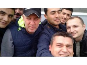 Hocam Bir Selfie Alalım