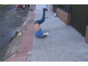 Uçan Tekme Atayım Derken…