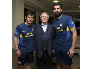 Aziz Yıldırım Futbolculara Böyle Veda Etti