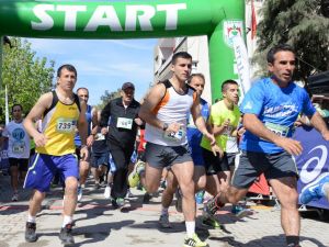 İznik Ultra Maratonu Spor Ve Dostluk Mesajlarıyla Tamamlandı