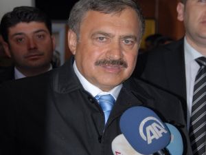 Bakan İsyan Etti