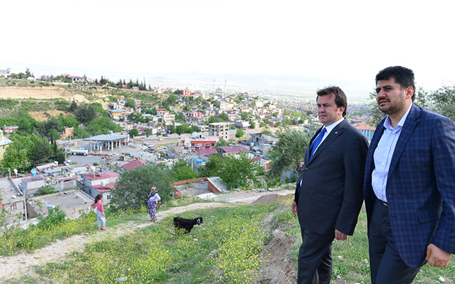 Büyükşehir Belediye Başkanı Erkoç Mahallelerde İncelemelerde Bulundu