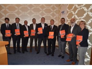 İşler: “İzmir Turizmi Şımarık Çocuklar Gibi İyi Yönetilemedi”