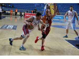 Aslan Trabzonspor’u Evinde Devirdi